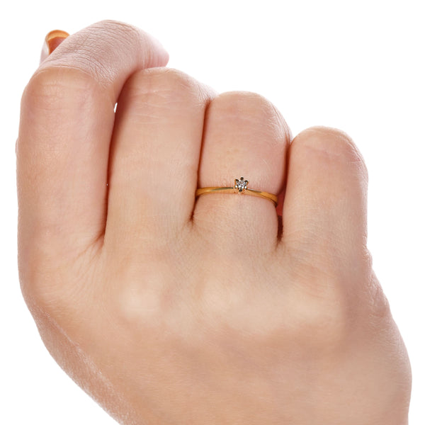 Anel em Ouro Amarelo 18k com Diamante