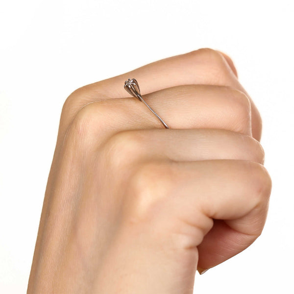 Anel Solitário com Diamante em Ouro Branco 18k