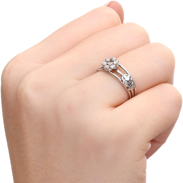 Anel em Ouro Branco com Flor de Diamantes Aros Vazados