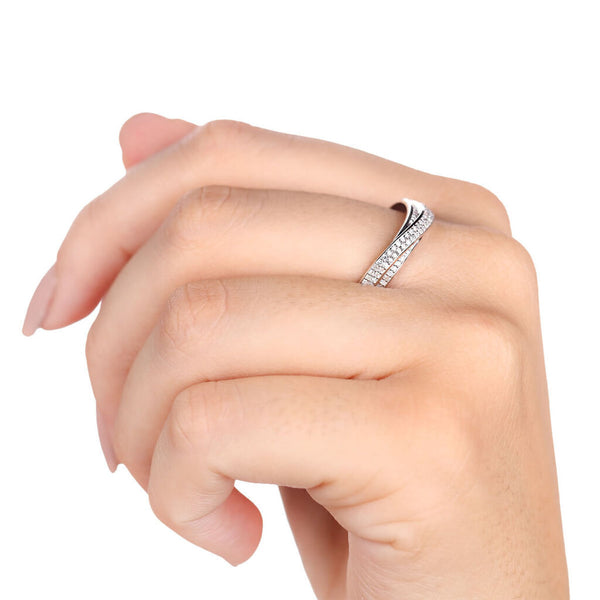 Anel em Ouro Branco 18k com 74 Diamantes
