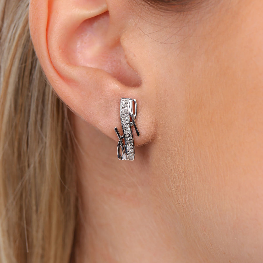 Par de Brinco em Ouro Branco 18k com Diamantes