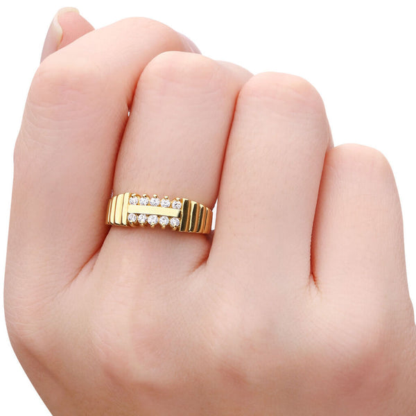 Anel em  Ouro Amarelo 18k com Zirconias