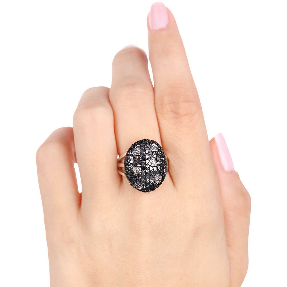 Anel em Prata 925 Oval de Corações com Diamantes Negros e Brancos