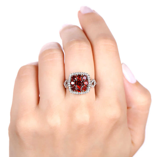 Anel em Prata 925 Floral Quadrado com Granadas