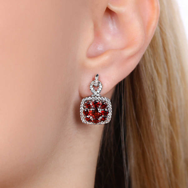Par de Brinco em Prata 925 Floral com Granadas e Zirconias