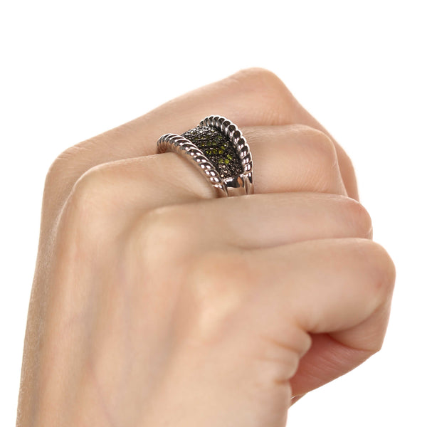 Anel em Prata com Diamantes Verdes Aprox 25 pts