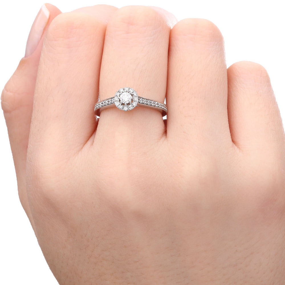 154641-Anel em Ouro Branco Solitário com Diamantes