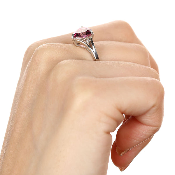 Anel em Prata 925 com Topázio Uva Coração e Zircônias