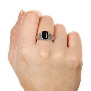 Anel em Prata 925 com Black Spinel e Topázios Brancos