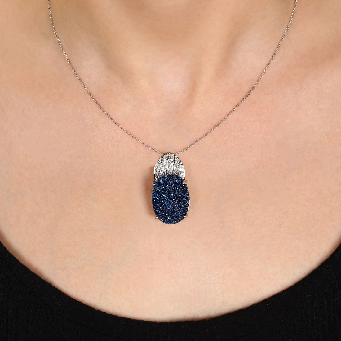 Pingente em Prata 925 com Quartzo Glitter Azul e Tópazios Brancos