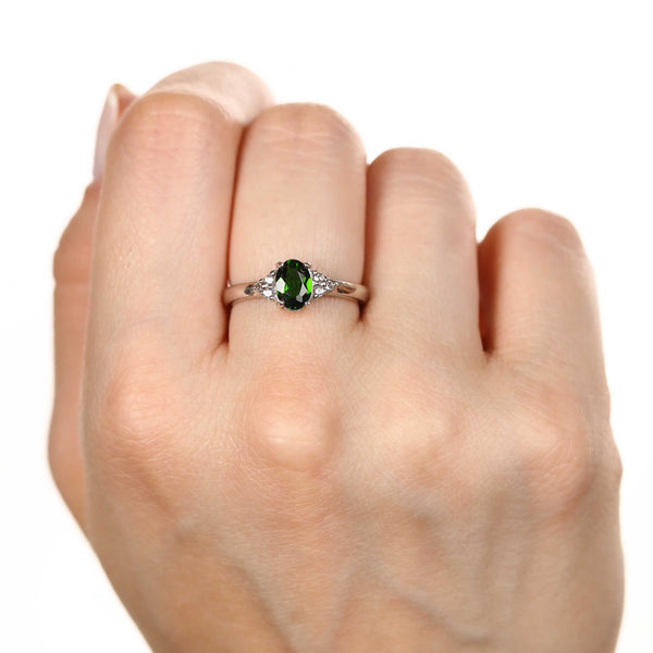 Anel em Prata 925 com Chromediopside e Topázios Brancos
