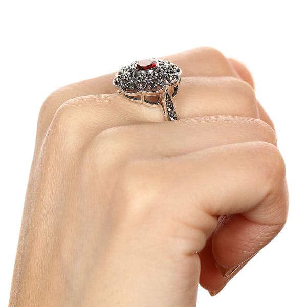 Anel em Prata 925 com Granada e Marcassitas