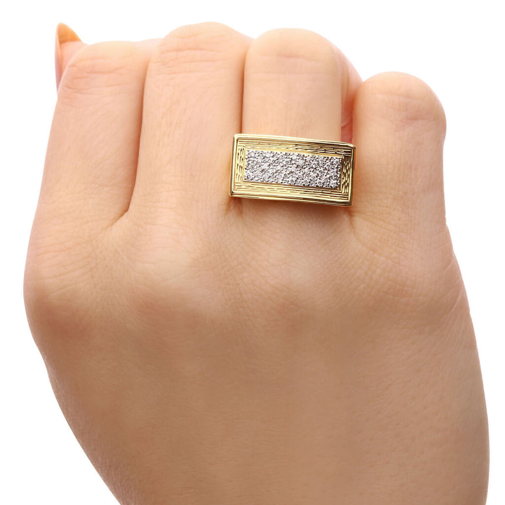 Anel em Ouro Amarelo 18k Retangular com Diamantes