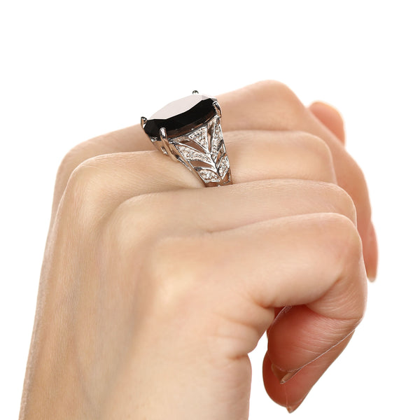 Anel em Prata 925 com Black Spinel e Diamantes