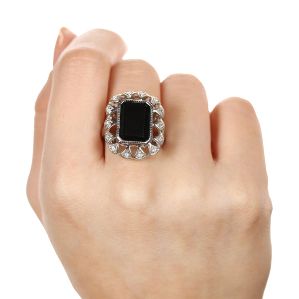 Anel em Prata 925 com Black Spinel e Topazios Brancos