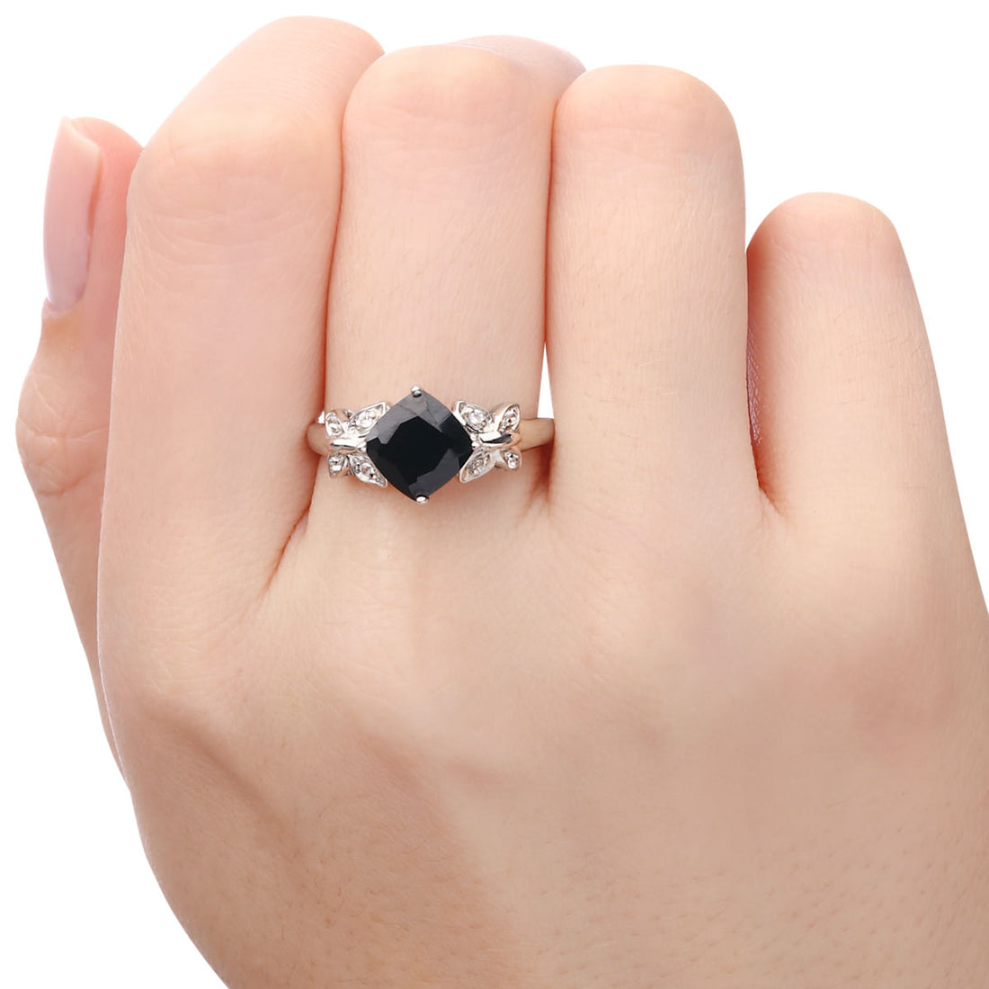 Anel em Prata 925 com Black Spinel e Topázios Brancos