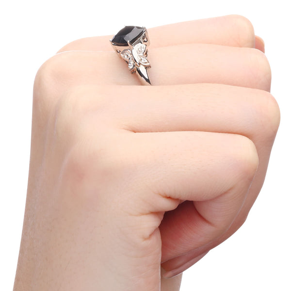 Anel em Prata 925 com Black Spinel e Topázios Brancos