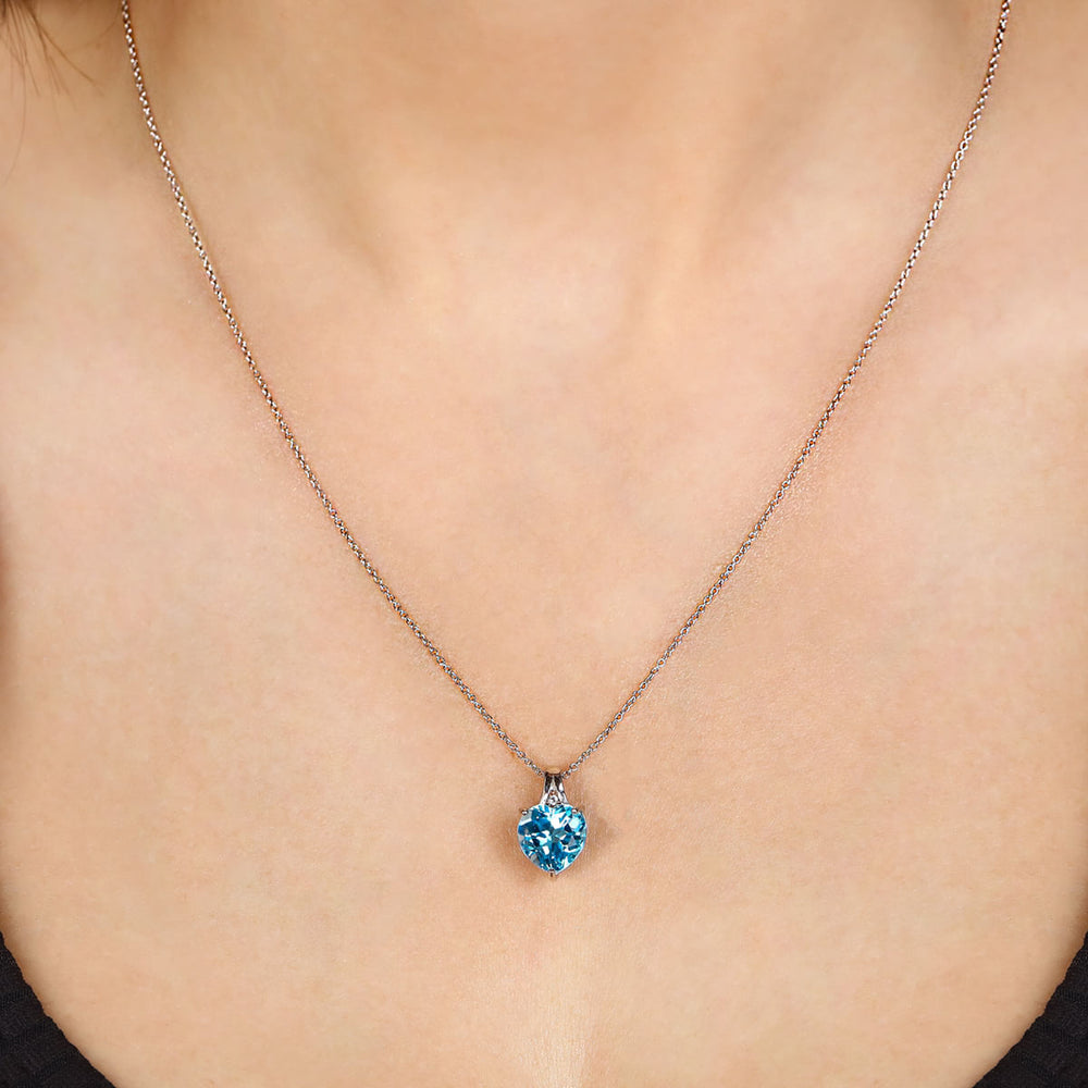 Pingente em Prata 925 Coração Com Topázio Sky Blue e Topázios Brancos