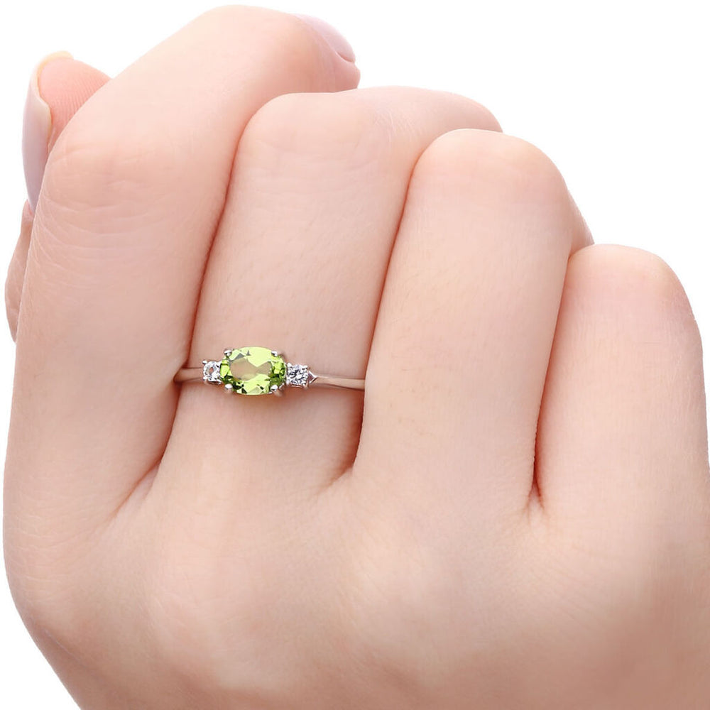 Anel em Prata 925 com Peridoto e Topazios Brancos