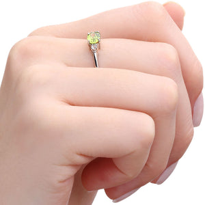Anel em Prata 925 com Peridoto e Topazios Brancos