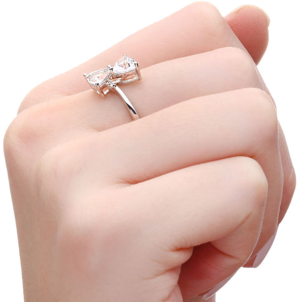Anel Prata Delta com Topazios Brancos Aprox. 1,73 cts