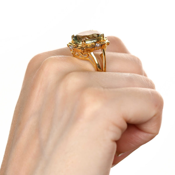 Anel em Prata 925 com Ametista Verde Oval e Zirconias