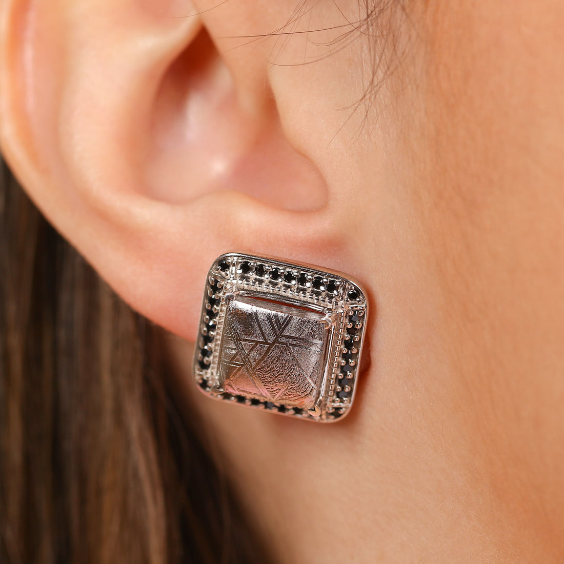 Par de Brinco em Prata 925 com Meteorito e Black Spinel