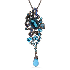 Pingente Linha Premium em Prata 925 Safiras Azuis e 19 Topazios London Blue Aprox. 19,65 cts