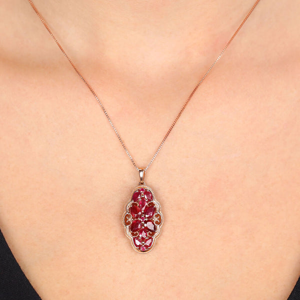 Conjunto de Prata Floral com Banho de Ouro Rosê e Rubis