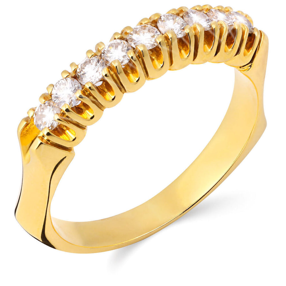 Meia Aliança em Ouro Amarelo 18 k com 9 Diamantes