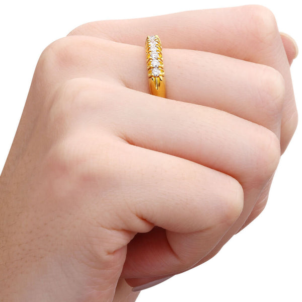 Meia Aliança em Ouro Amarelo 18 k com 9 Diamantes