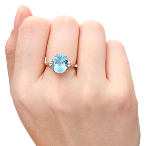 179603-Anel em Ouro Amarelo de Topázio Azul Oval e Diamantes