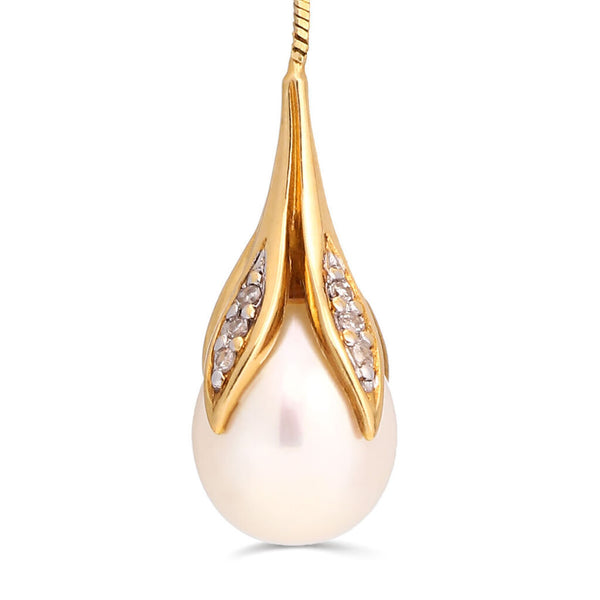 Pingente e Par de Brincos em Ouro Amarelo 18k com Perolas e Diamantes