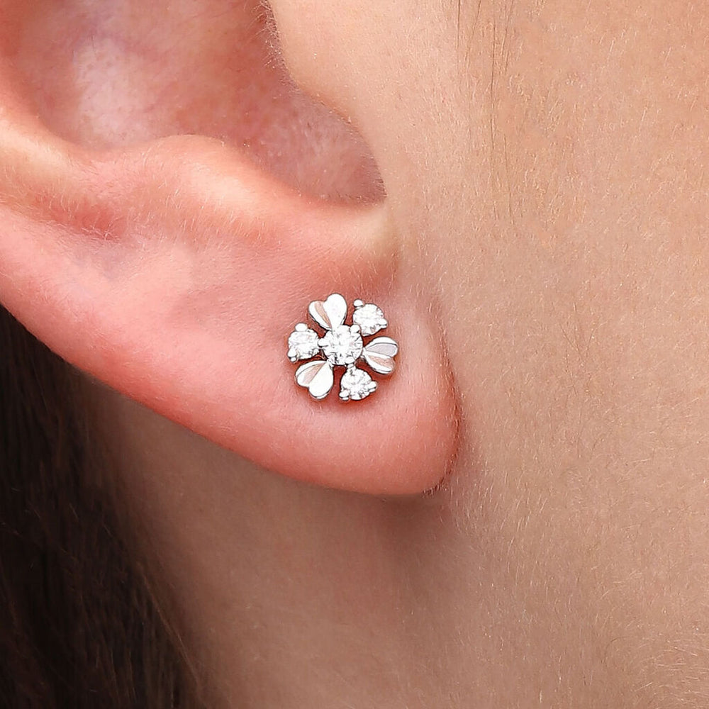 Par de Brinco  em Ouro Florzinha com Diamantes