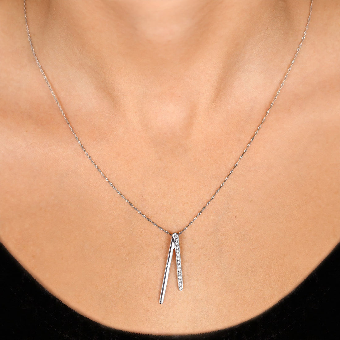 Pingente em Ouro Branco 18k Com 15 Diamantes
