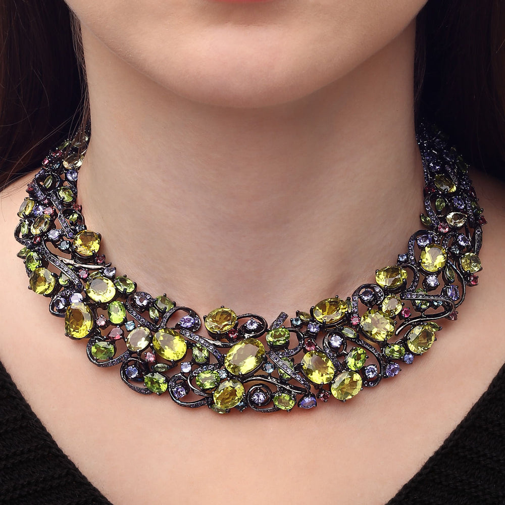 Colar em Prata Luxo com Iolitas, Quartzos Rosas, London Blue, Peridoto, Turmalinas e Tanzanitas