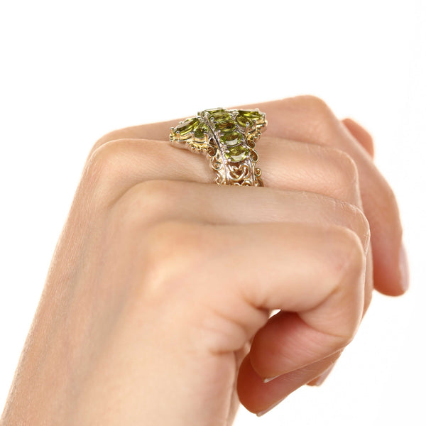 Anel em Prata 925 com 14 Peridotos