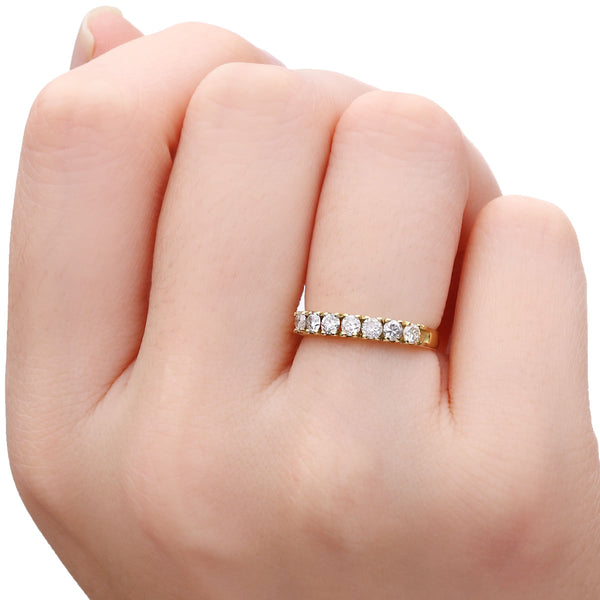 Meia Aliança com Diamantes em Ouro Amarelo 18k