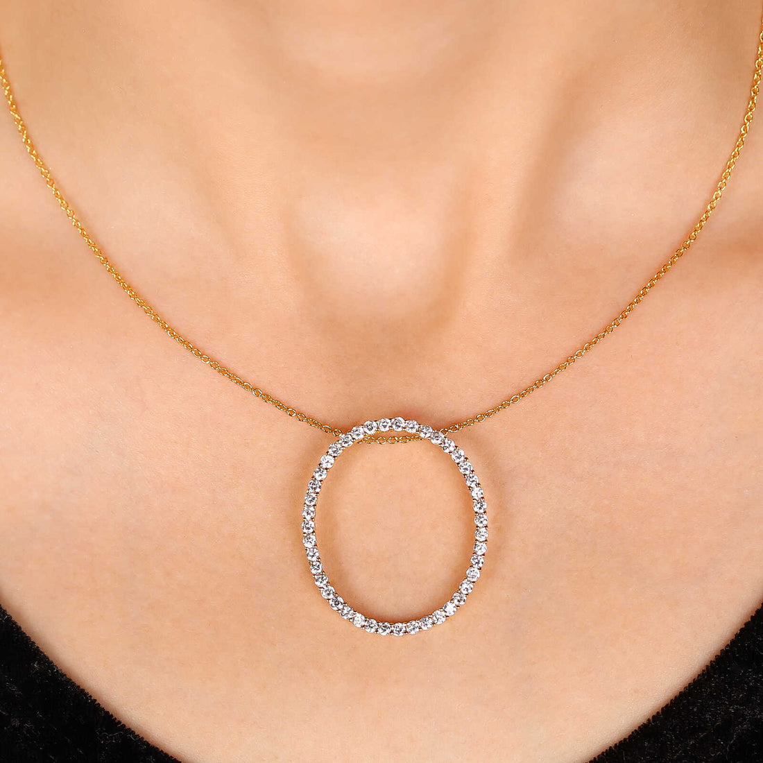 Pingente em Prata 925 Oval com Zirconias
