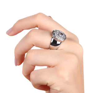 Anel de Prata Oval com Zircônias Aprox. 5,61 cts