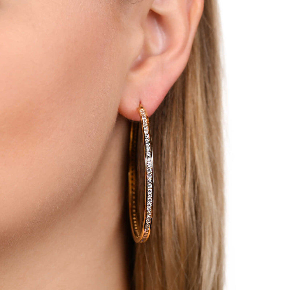 Argola em Prata 925 com Zirconias