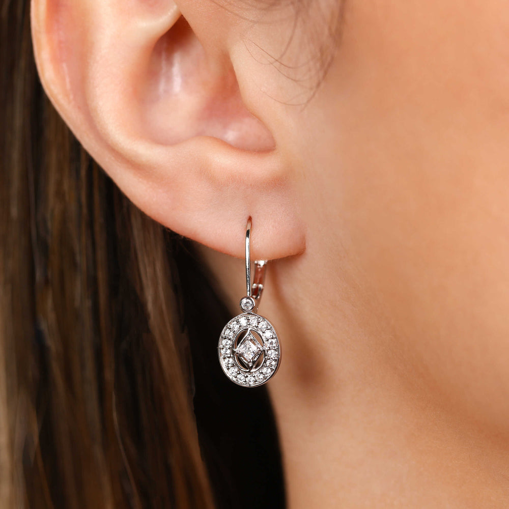 Par de Brinco em Prata 925 Oval com Zirconias