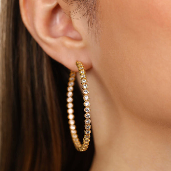 Argola em Prata 925 com Zirconias