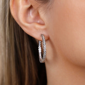 Par de Brinco de Prata Argola com Zirconias Aprox. 5,8 cts