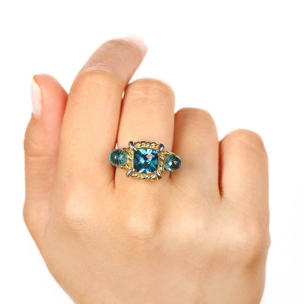 Anel Linha Premium em Prata 925 com Topazio London Blue e Topazios Azuis