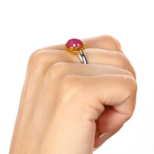 Anel Rubi Cabuchon Aprox 7,1 Cts com Detalhes em Ouro Amarelo Prata