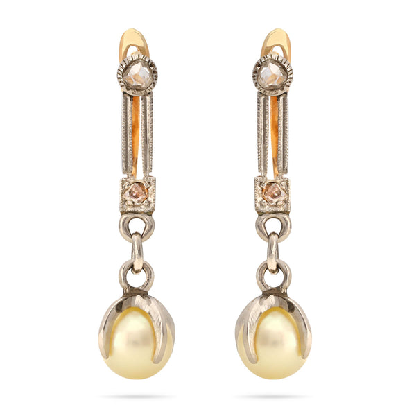 Par de Brinco com Perola 5mm e Diamante aprox. 8pts Ouro Amarelo