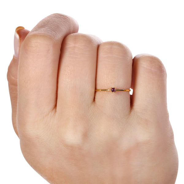 Anel Solitário em Ouro Amarelo 18k com Rubi