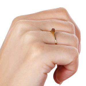 Anel Solitário em Ouro Amarelo 18k com Rubi