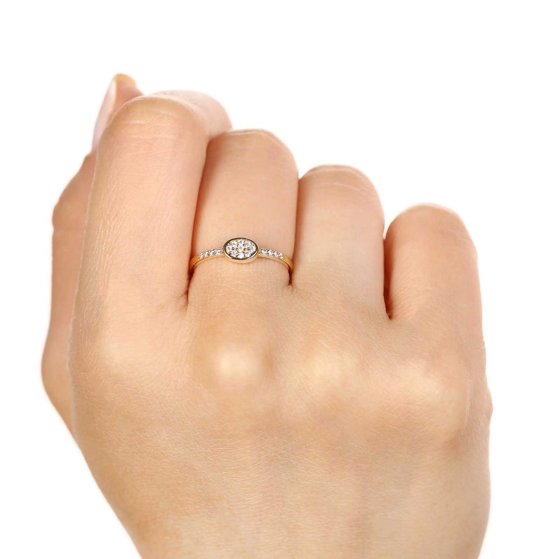 Anel em Ouro Amarelo 18k Oval com Zircônias